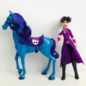 Monster High Headless Headmistress Bloodgood & Horse Nightmare